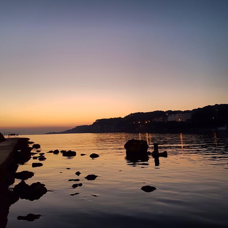 Hotel O Petit Monde Sanary-sur-Mer Exteriér fotografie